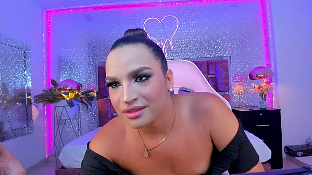 Snapshot of KylieVictoria chatting on October 10, 4:57 am KylieVictoria online show from October 10, 4:57 am
