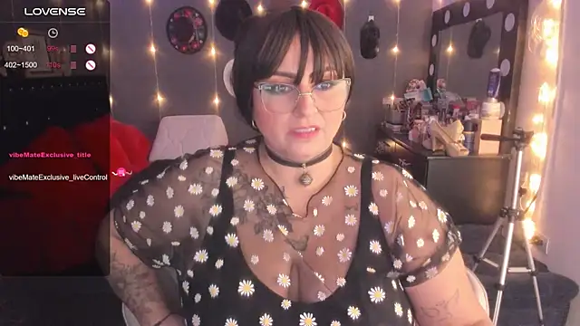 Snapshot of Ivonnee__ chatting on March 11, 4:30 am Ivonnee online show from March 11, 4:30 am