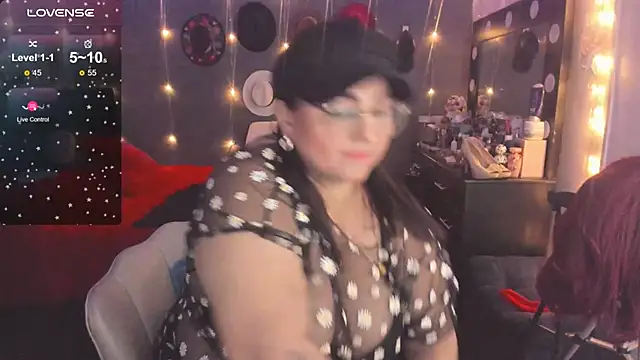 Snapshot of Ivonnee__ chatting on March 5, 4:56 am Ivonnee online show from March 5, 4:56 am