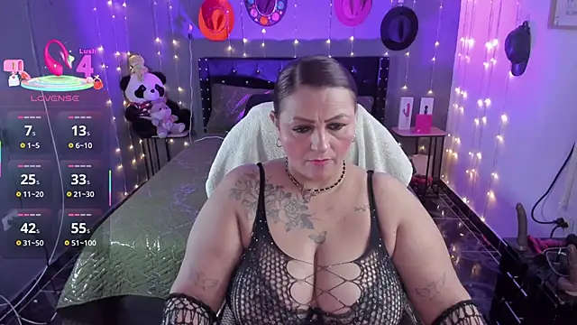 Ivonnee   online show from January 16, 3:10 am