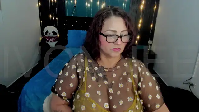 Ivonnee   online show from August 7, 1:11 am
