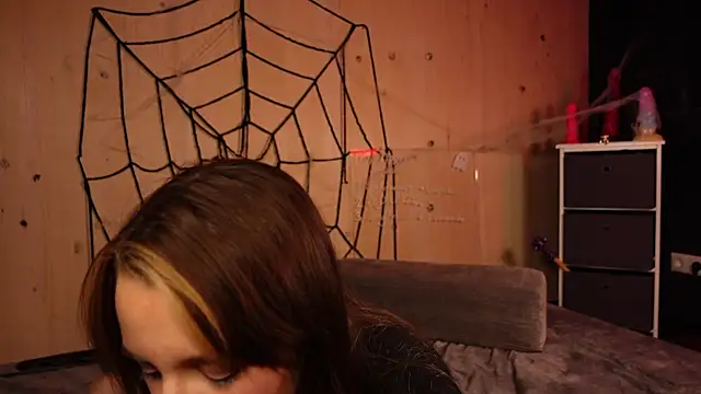 Izzy Inked online show from October 26, 6:30 pm