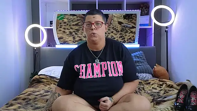 SunshineLexi online show from October 18, 9:00 am