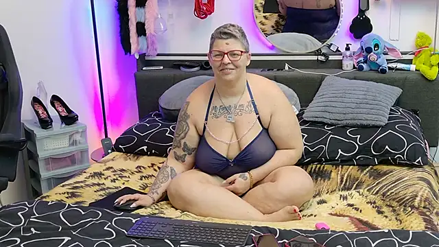 SunshineLexi online show from December 15, 6:52 am