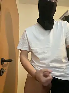 Snapshot of kevin344112 chatting on March 7, 6:33 pm kevin344112 online show from March 7, 6:33 pm