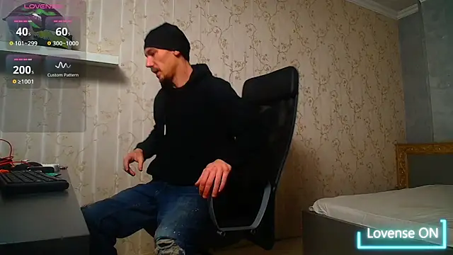 Snapshot of MateoBenjaminX chatting on November 28, 6:24 am MateoBenjaminX online show from November 28, 6:24 am