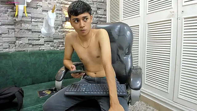 DamiBright online show from November 26, 5:35 pm