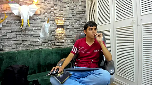 DamiBright online show from December 3, 5:23 pm