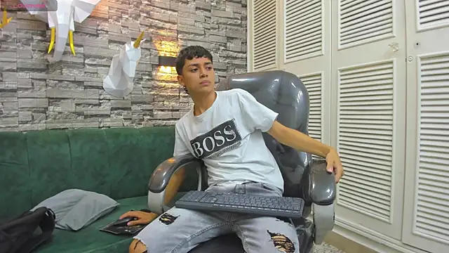 DamiBright online show from November 1, 6:02 pm