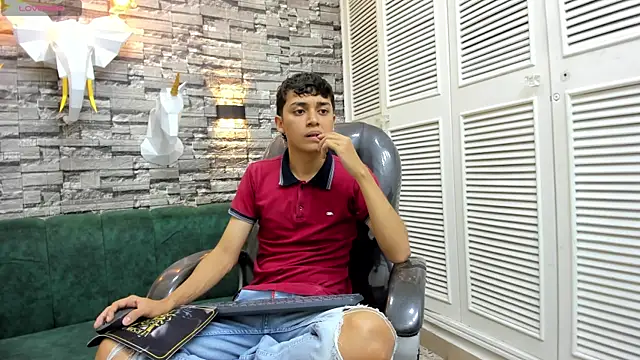 DamiBright online show from November 25, 5:35 pm