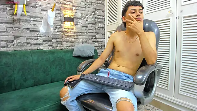 DamiBright online show from November 3, 5:38 pm