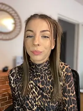 Mia Ethan online show from October 22, 8:03 am