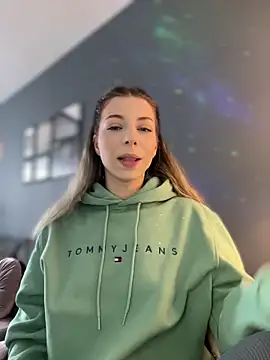 Mia Ethan online show from March 29, 9:55 am