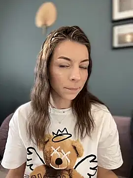 Mia Ethan online show from March 22, 5:17 am