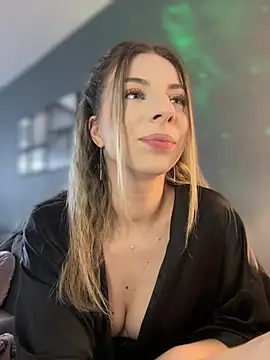 Mia Ethan online show from March 27, 8:26 am