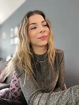 Mia Ethan online show from March 13, 7:35 am