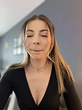 Mia Ethan online show from May 24, 9:42 am