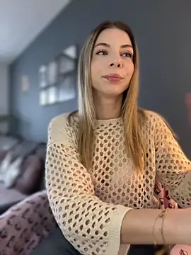 Mia Ethan online show from March 19, 9:53 am