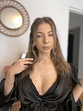 Mia Ethan online show from September 21, 9:14 am