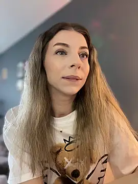 Mia Ethan online show from May 10, 8:40 am