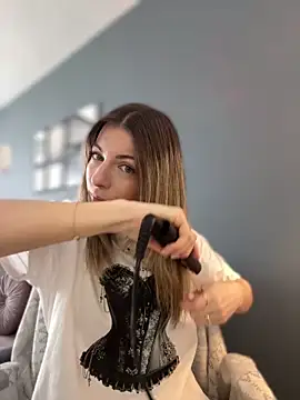 Mia Ethan online show from June 9, 6:47 am