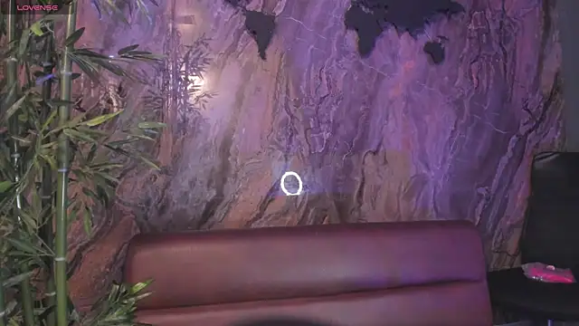 Snapshot of Alahia_Dangelo chatting on November 11, 5:30 pm Alahia Dangelo online show from November 11, 5:30 pm