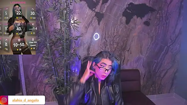 Snapshot of Alahia_Dangelo chatting on February 18, 5:42 pm Alahia Dangelo online show from February 18, 5:42 pm