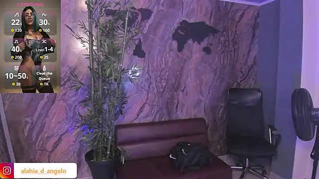 Snapshot of Alahia_Dangelo chatting on February 26, 5:46 pm Alahia Dangelo online show from February 26, 5:46 pm