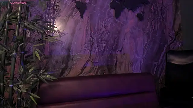 Snapshot of Alahia_Dangelo chatting on November 14, 5:38 pm Alahia Dangelo online show from November 14, 5:38 pm