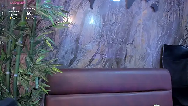 Snapshot of Alahia_Dangelo chatting on November 18, 5:27 pm Alahia Dangelo online show from November 18, 5:27 pm