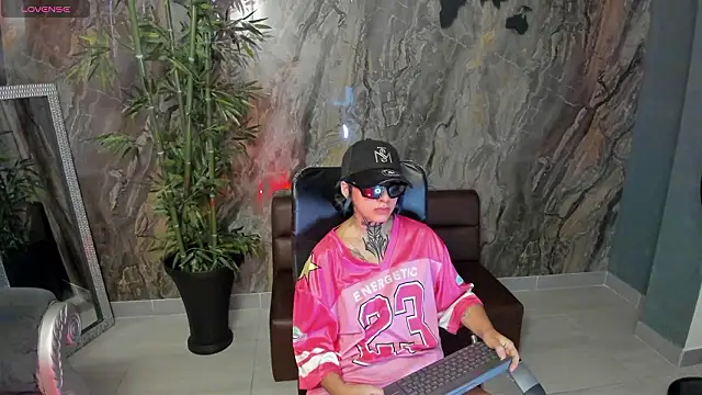 Alahia Dangelo online show from March 16, 5:37 pm