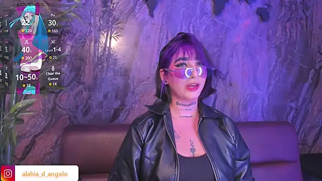 Snapshot of Alahia_Dangelo chatting on November 12, 5:28 pm Alahia Dangelo online show from November 12, 5:28 pm