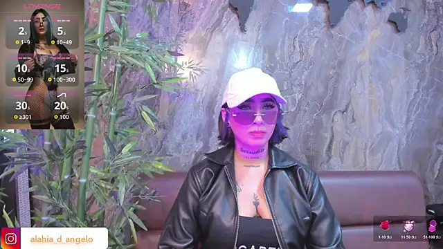 Snapshot of Alahia_Dangelo chatting on November 20, 5:24 pm Alahia Dangelo online show from November 20, 5:24 pm