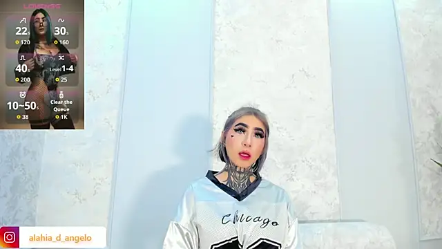 Snapshot of Alahia_Dangelo chatting on June 11, 5:43 pm Alahia Dangelo online show from June 11, 5:43 pm