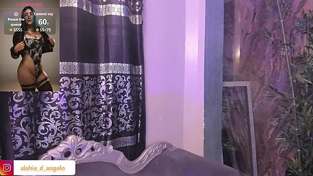 Snapshot of Alahia_Dangelo chatting on February 28, 11:37 pm Alahia Dangelo online show from February 28, 11:37 pm