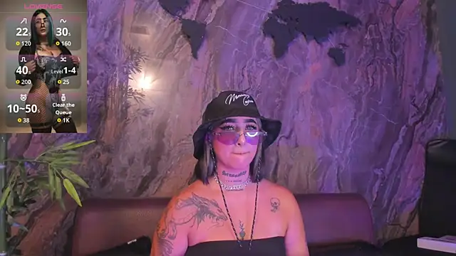 Snapshot of Alahia_Dangelo chatting on October 21, 5:34 pm Alahia Dangelo online show from October 21, 5:34 pm