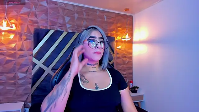 Alahia Dangelo online show from October 1, 11:36 am