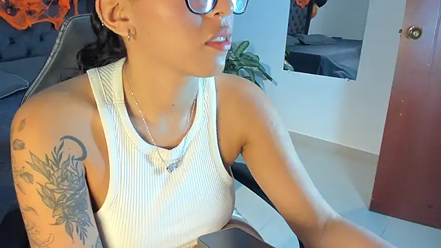  maria foxx  online show from October 15, 7:33 pm