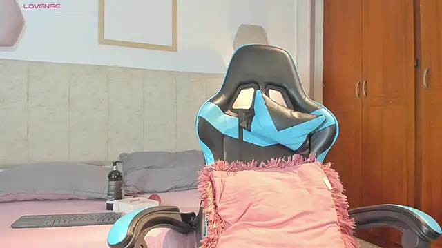  maria foxx  online show from April 9, 4:13 pm