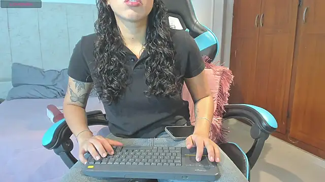  maria foxx  online show from April 30, 4:14 pm
