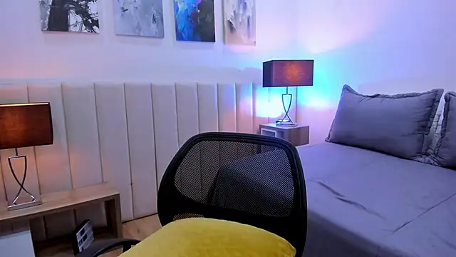 DaniRousse online show from April 5, 11:22 pm