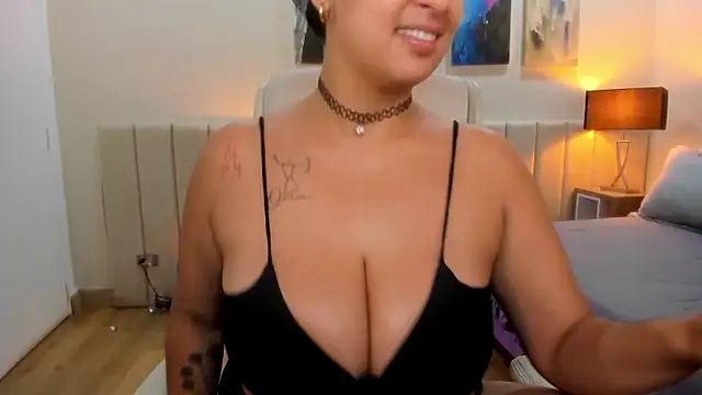 Snapshot of DaniRousse chatting on January 15, 10:46 pm DaniRousse online show from January 15, 10:46 pm