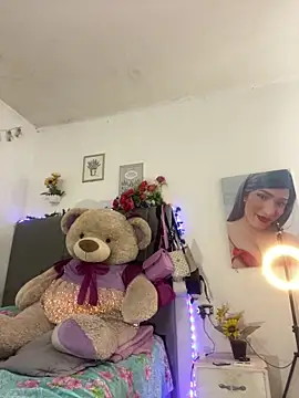 Snapshot of salomegalesoxxx chatting on February 5, 2:29 am salomegalesoxxx online show from February 5, 2:29 am