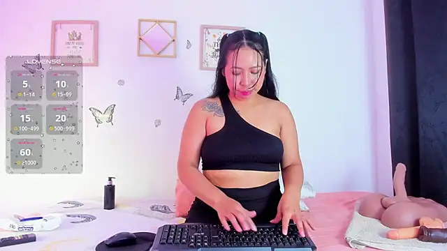 EmmaRogers online show from October 12, 1:56 pm