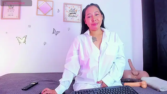 Snapshot of EmmaRogers chatting on November 11, 2:56 pm EmmaRogers online show from November 11, 2:56 pm