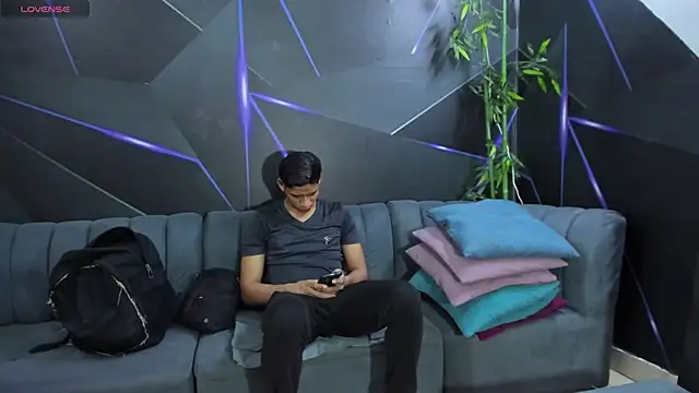 playsgirlhot online show from March 9, 11:08 pm