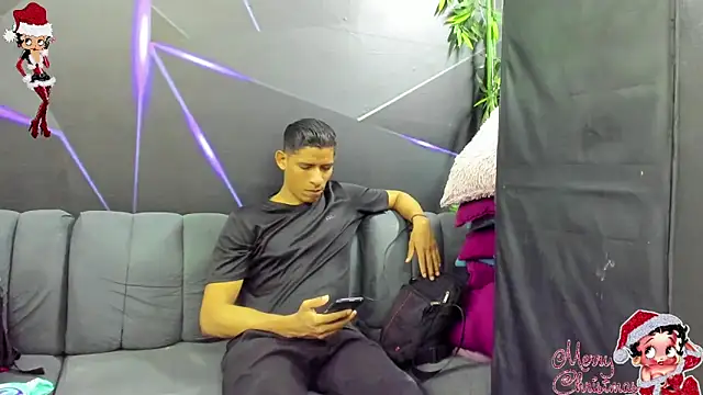 playsgirlhot online show from November 29, 11:38 pm