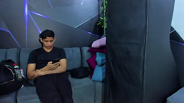 playsgirlhot online show from February 6, 11:45 pm