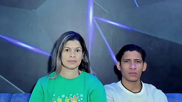 playsgirlhot online show from April 12, 11:19 pm