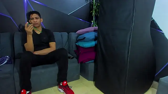 playsgirlhot online show from January 10, 11:22 pm